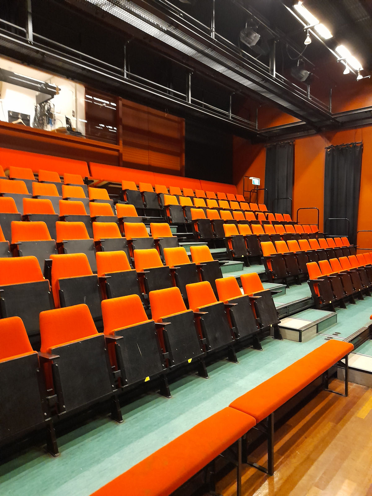 De theaterzaal van de Lindenberg Aldenhof