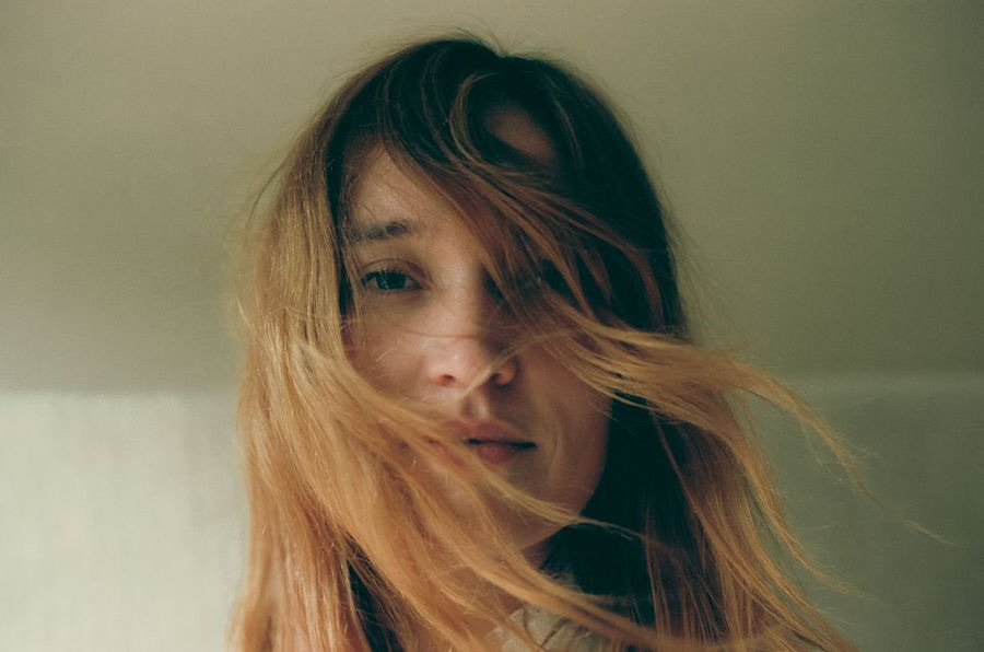 Singer-songwriter Elise Bos